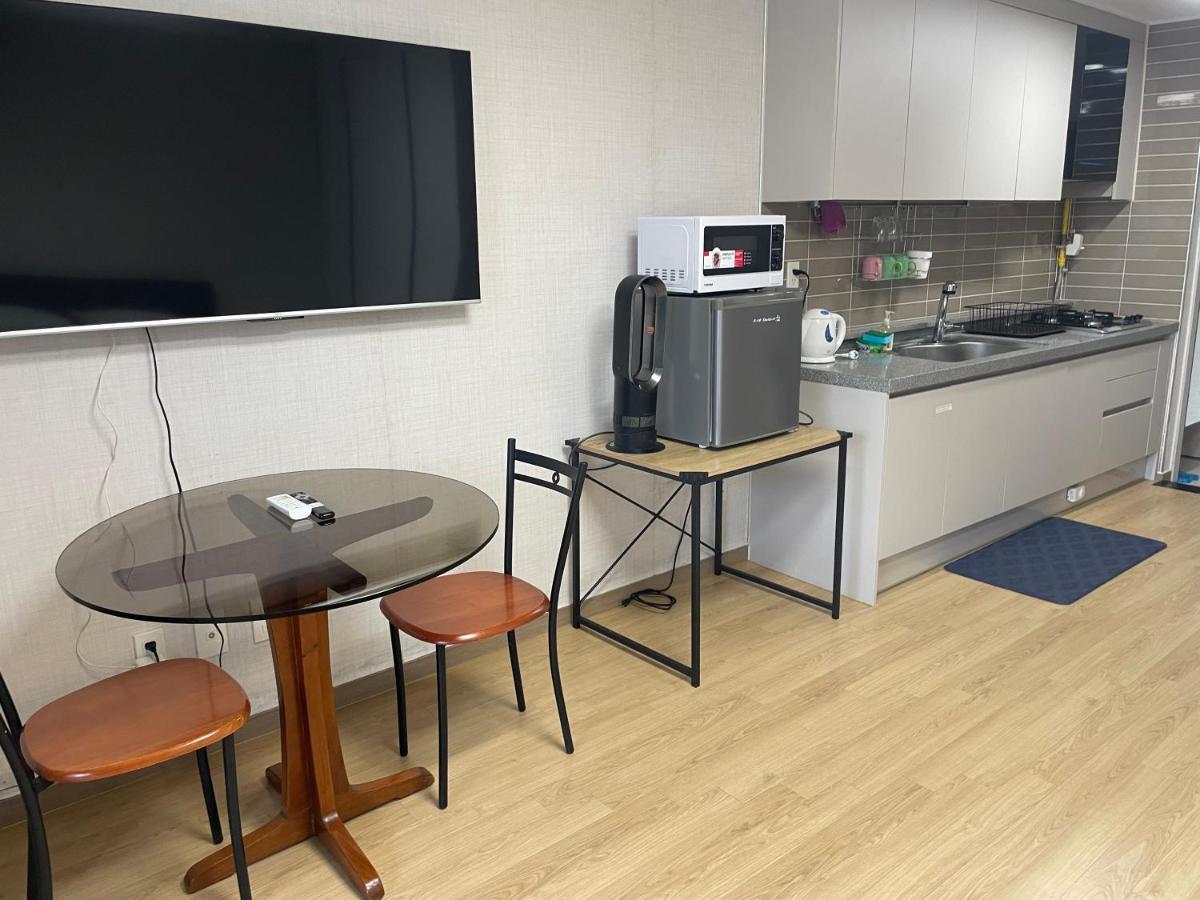 آنغلوس Spacious Luxury Condo W/ Kitchen Beside Hilton Clark D'Heights المظهر الخارجي الصورة