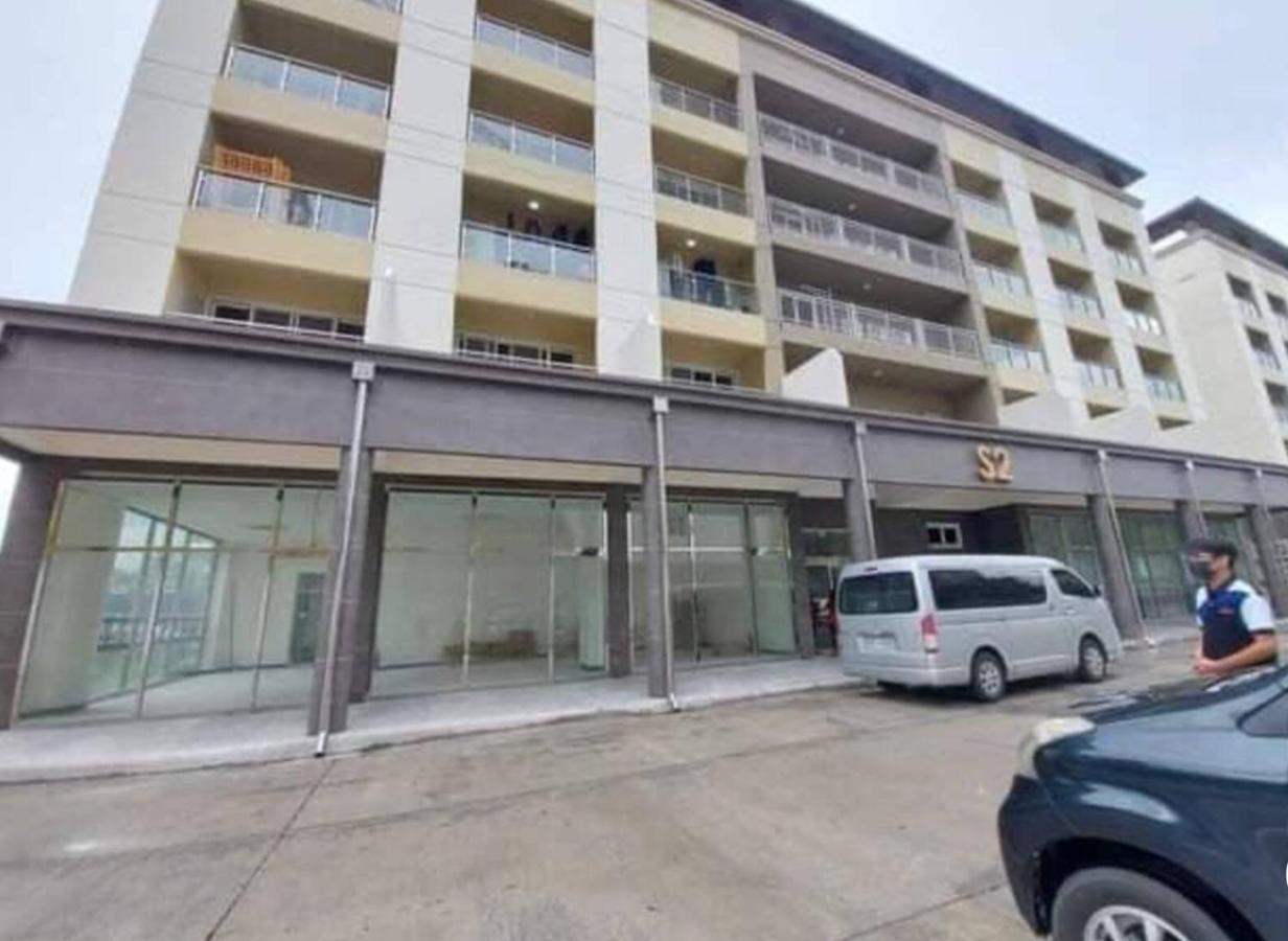 آنغلوس Spacious Luxury Condo W/ Kitchen Beside Hilton Clark D'Heights المظهر الخارجي الصورة